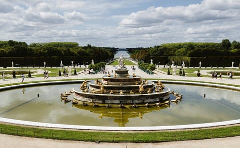 Photoshoot Walking Tour at the Palace of Versailles