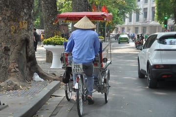 Cyclo Tour of Hoàn Kiếm District in Hanoi