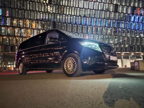 Private Transfer: Keflavik Airport → Reykjavík MPV 6 Pax (standard), photo 4