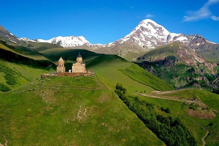 4 Full days in Georgia with private tour, free aiport