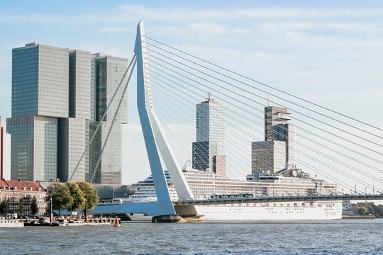 Modern Rotterdam City Exploration Game