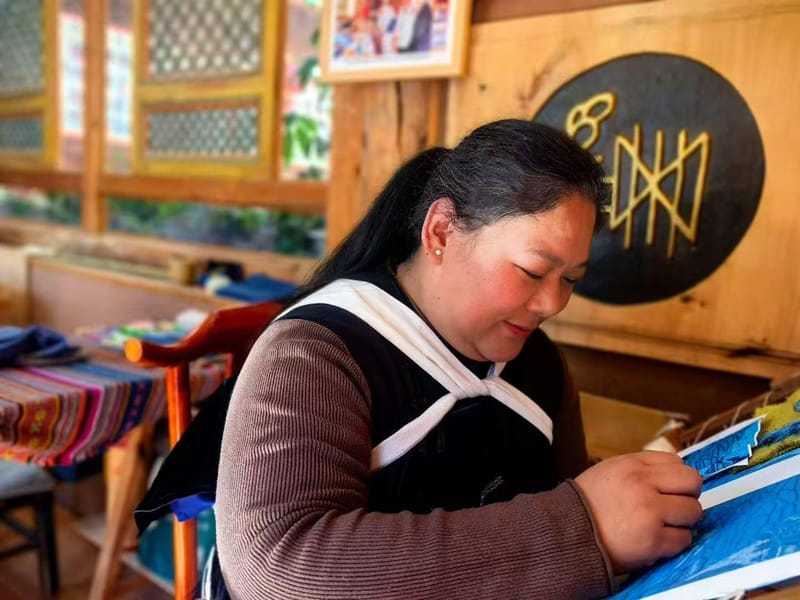 Lijiang: Traditional Craft Workshop With Paper, Tea & Art