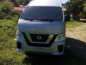 West Bay Beach Day Tour with Transfers from Roatan