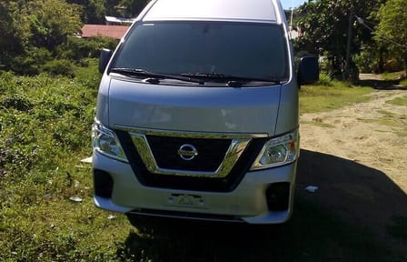 Ultimate West Bay Beach Day: Pass & Transfers Included