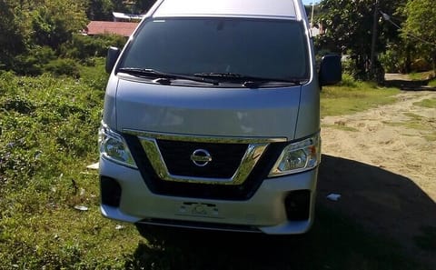 West Bay Beach Day Tour with Transfers from Roatan