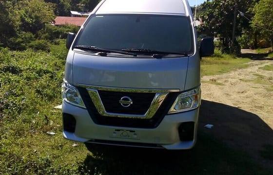 Ultimate West Bay Beach Day: Pass & Transfers Included