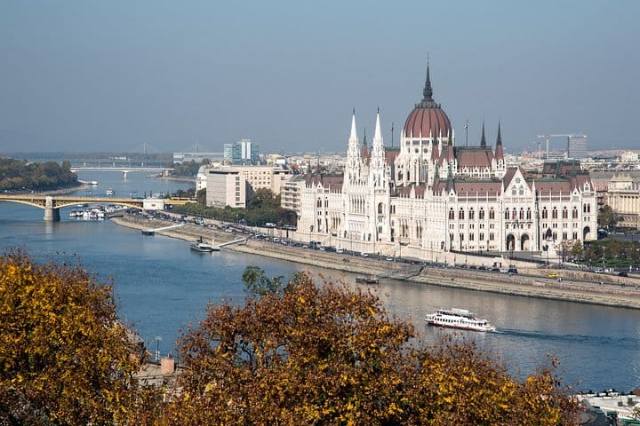 Budapest Grand City Tour with Parliament Visit 7