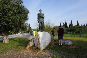 2 Days Private Tour:Persian War-Thermopylae,Marathon,Delphi,Salamis&Plateaus