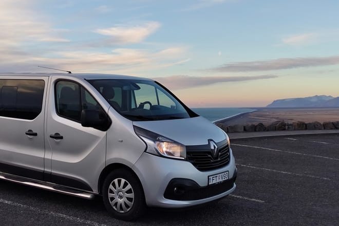 Private Transfer From Reykjavik Hotels to Keflavik Airport (KEF)