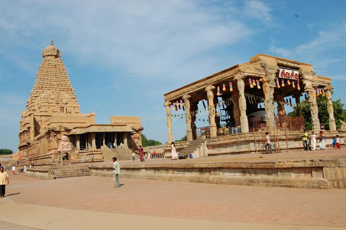 Backwaters & Beyond: Exploring South India’s Temples