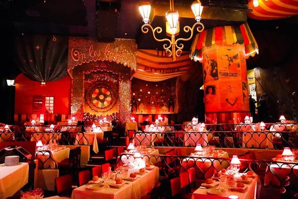  4 hours Paris Night Tour with Moulin Rouge 