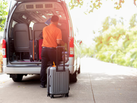 1-Way Mini Van Transfer To/from Keflavik Airport to Reykjavik 8Pax, photo 4