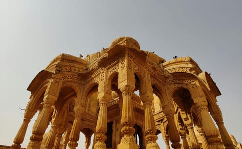 6-Day Private Mewar & Marwar Tour – Udaipur, Jodhpur, Jaisalmer & Sam Desert