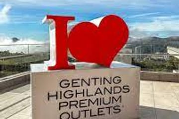 Genting Highlands Nature and Theme Park Tour in Pahang