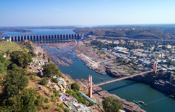 Jyotirlinga Journey: Indore to Omkareshwar Private Day Trip