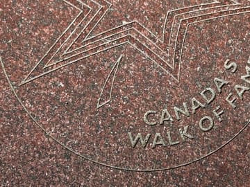 Self-Guided GPS Walking Tour of Toronto Highlights