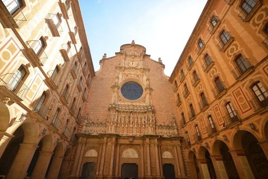 Barcelona & Montserrat: semi-private with pickup & skip-the-line 