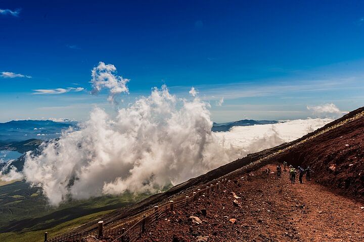 Mt Fuji Private Day Trip from Tokyo with English speaking driver