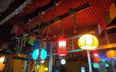 Thamel Nightlife Walking Tour and Pub Crawl in Kathmandu