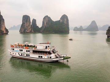 Halong Bay Budget Cruise 2 Days 1 Night Tour from HANOI