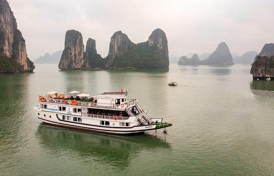 Halong Bay Budget Cruise 2 Days 1 Night Tour from HANOI