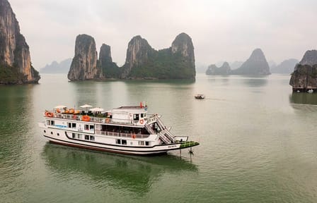 2-Day Budget Cruise and Kayaking in Halong Bay from Hanoi