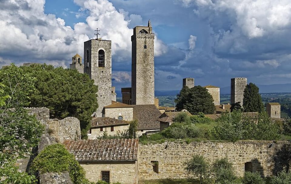 Private Historic Walking Tour of San Gimignano, Italy