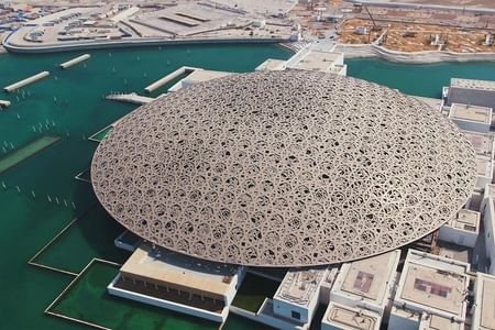 Private Abu Dhabi City Tour with Louvre Museum & Sheikh Zayed Grand Mosque