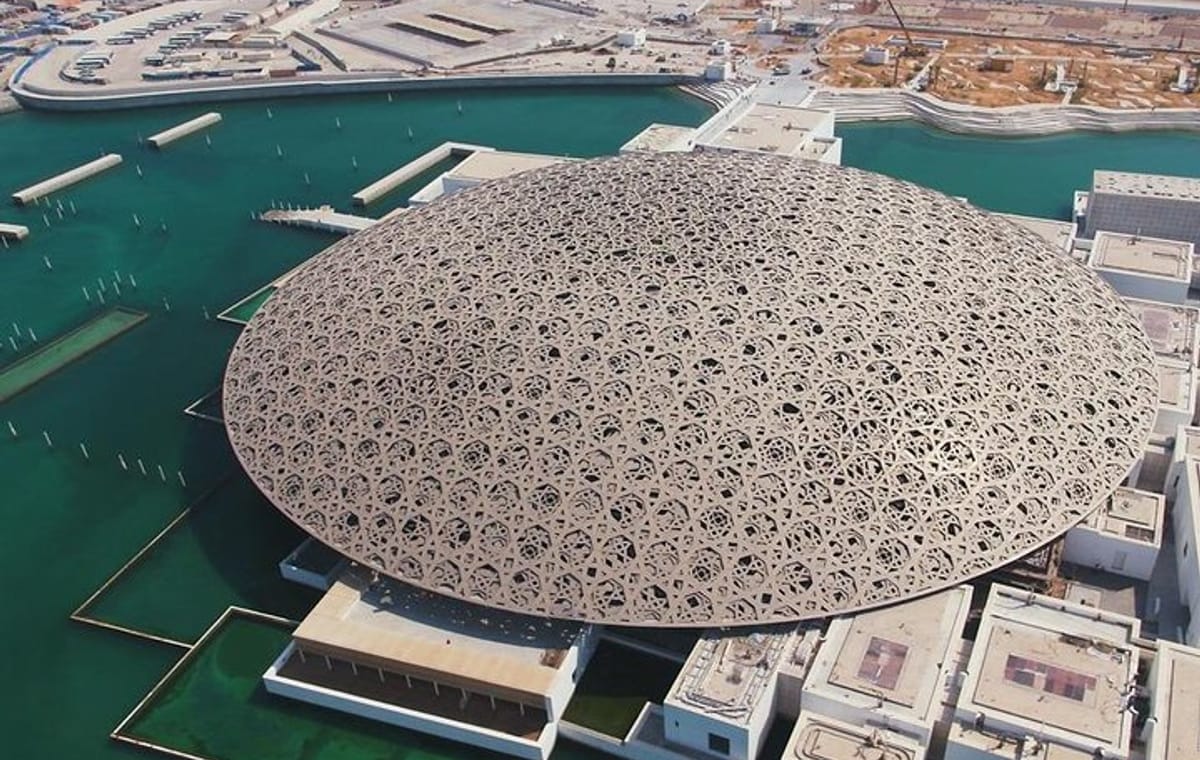Private Abu Dhabi City Tour with Louvre Museum & Sheikh Zayed Grand Mosque