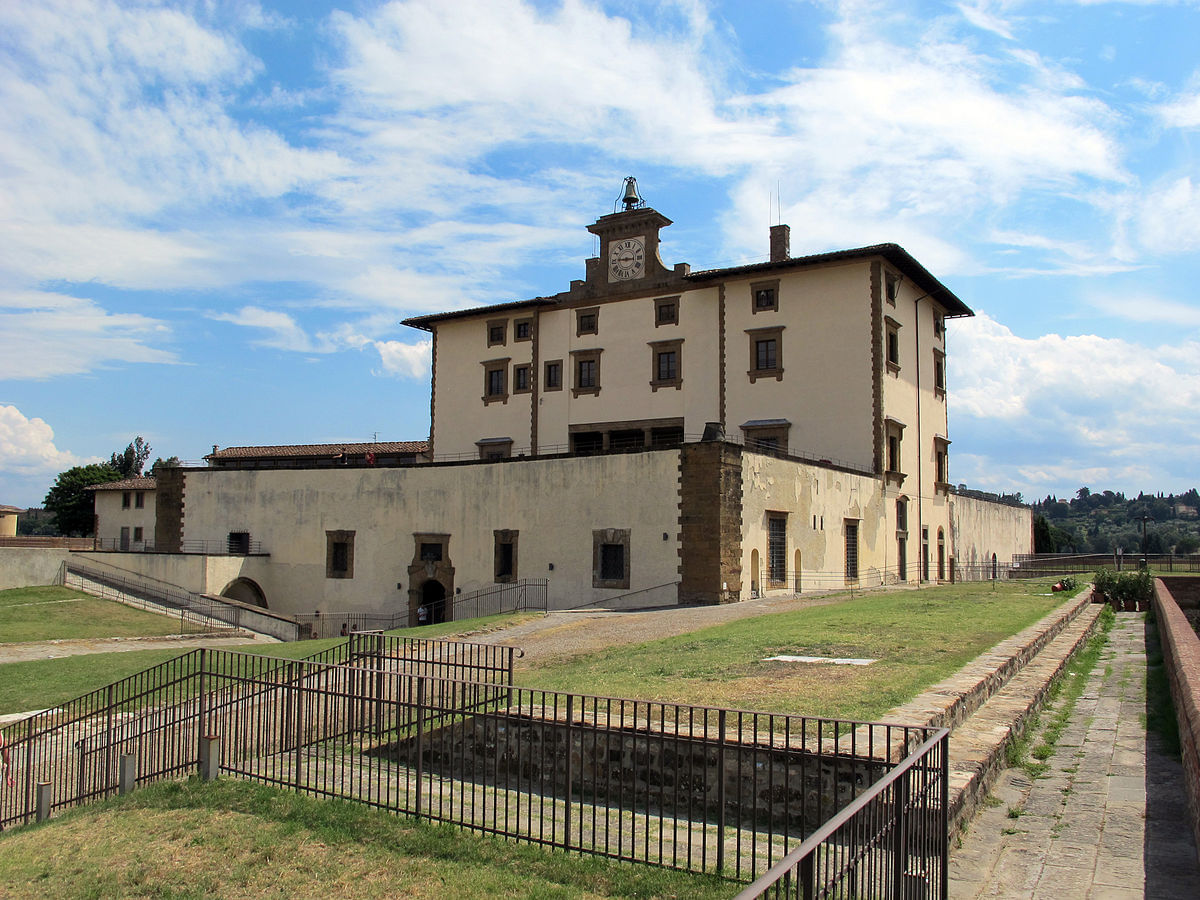 External view of Forte Belvedere and its courtyard