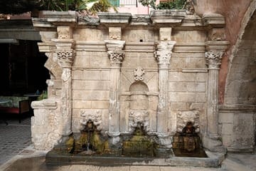 Day Tour from Heraklion to Chania and Lake Kournas