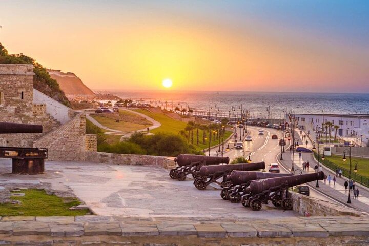 Shop with confidence in the souks. Your Guide will help you find the best handmade crafts, from pottery to high-quality rugs.