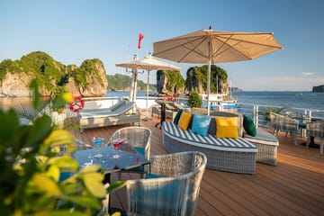 Luxury Kayaking and Biking Day Trip in Lan Ha Bay