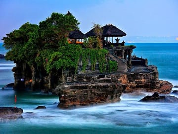 Private Day Tour of Bedugul and Tanah Lot Temple in Bali