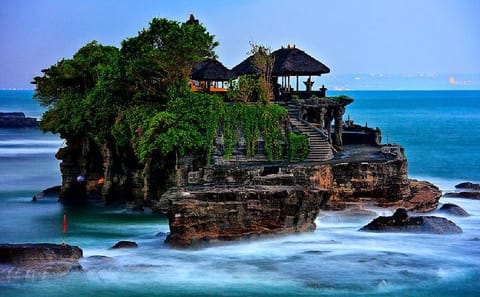 Private Day Tour of Bedugul and Tanah Lot Temple in Bali