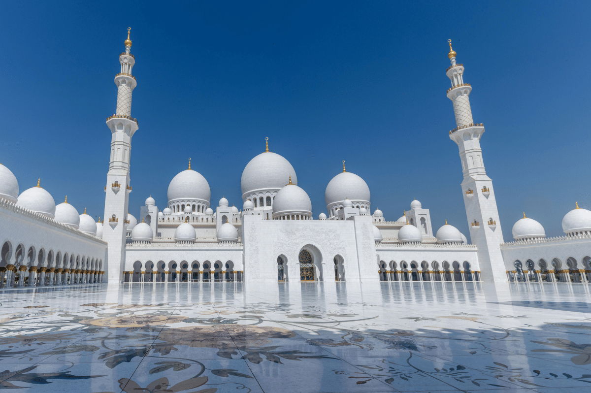 Front view of the Sheikh Zayed Grand Mosque in Abu Dhabi