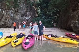 Early bird kayak at AO Thalane 