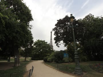 Gourmet Culinary Tour in Paris' 7th District Near Eiffel Tower