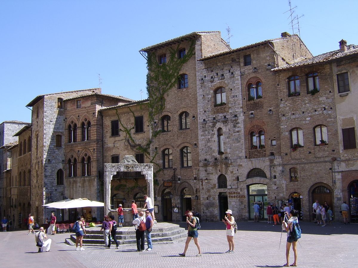 San Gimignano's main square with its medieval well