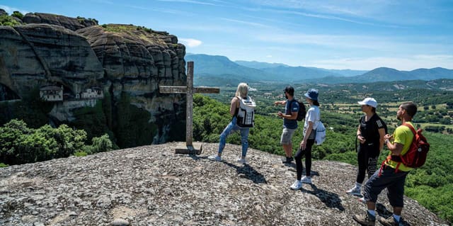 Hiking Meteora