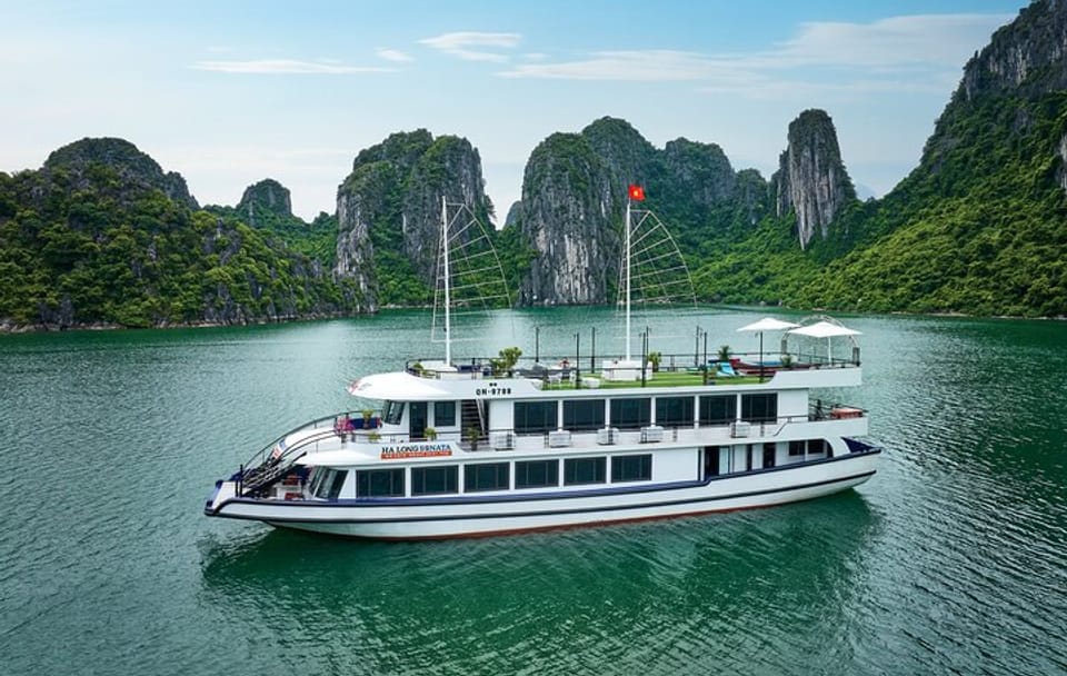 Luxury Day Trip Cruise in Halong Bay from Hanoi