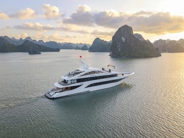 Hanoi to Halong Bay: Leona 5-Star Luxury Cruise with Tasty Lunch