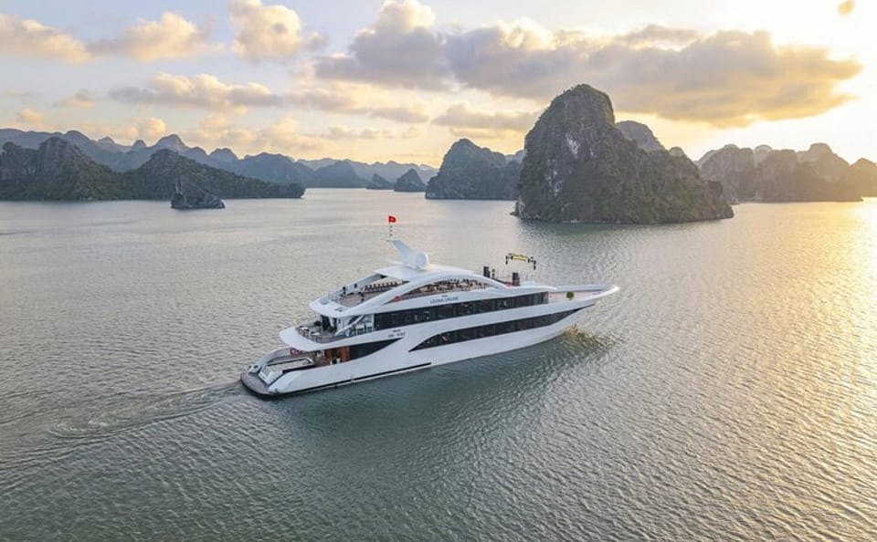 Hanoi to Halong Bay: Leona 5-Star Luxury Cruise with Tasty Lunch