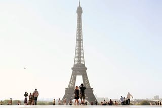 Private Half Day Tour to Montmartre and Eiffel Tower