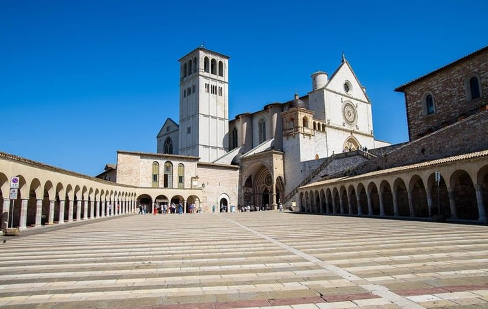 Private Walking Tour of Assisi's UNESCO Heritage Sites