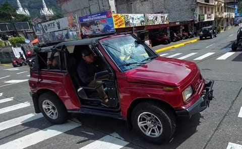 4x4 Vehicle Rentals for Scenic Tours in Baños, Ecuador