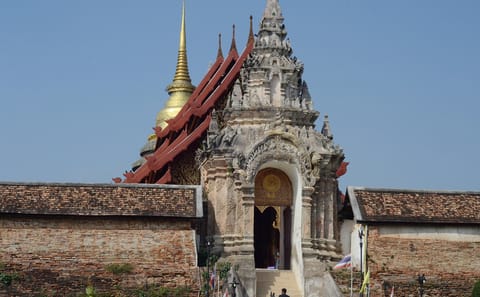 Lampang City Tour with Elephant Conservation Experience