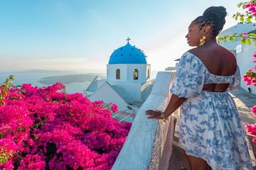 Professional Photo Shoot Experience in Santorini