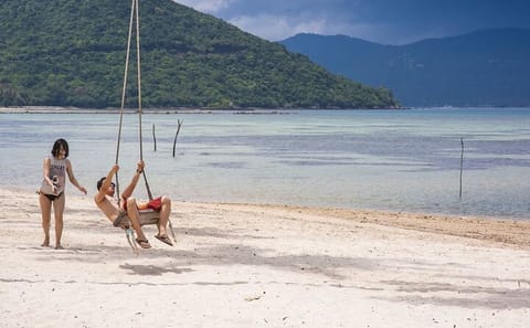 Koh Samui Pig Island Tour by Speedboat with Snorkeling