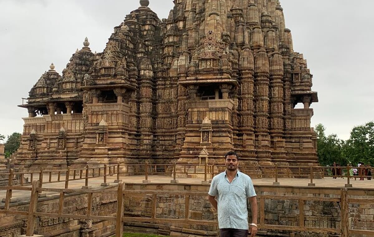 Classical India: Delhi, Jaipur, Agra, Orchha, Khajuraho &Varanasi